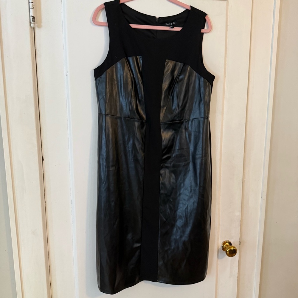 Elegant Black Sleeveless Dress w/faux leather